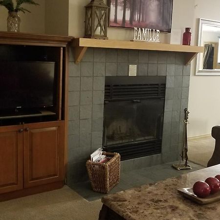 2 Bedroom Condo in Pedestrian Village by Amazing Property Rentals Mont-Tremblant Esterno foto